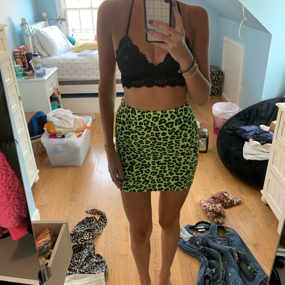 Forever 21 Dresses & Skirts - Neon green cheetah print skirt
